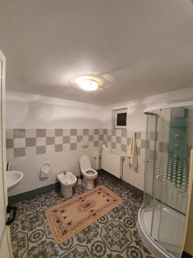 فندق Vila Aslam جورا هومورولوي المظهر الخارجي الصورة